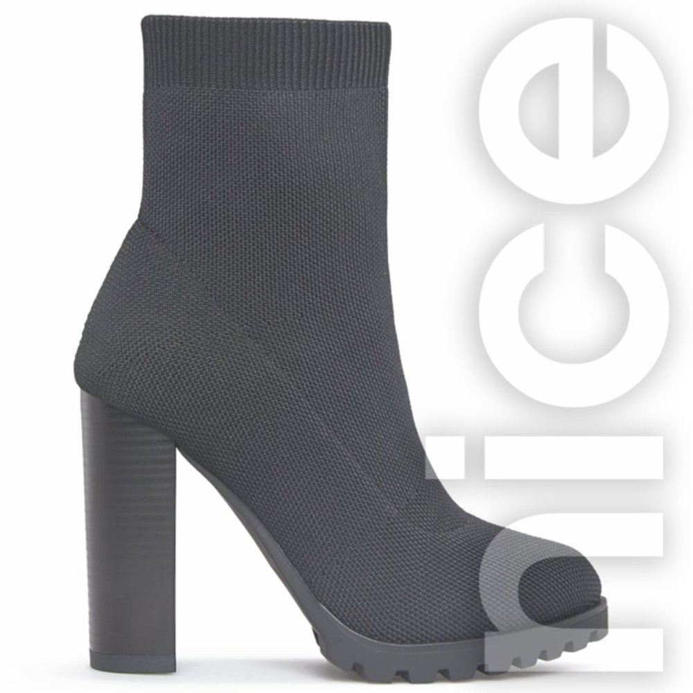 MARGUERITA STRETCH BLOCK HEEL BOOTIE